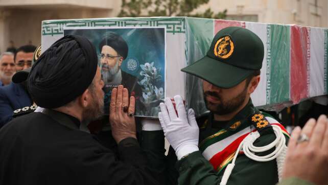 Trauerfeiern für Irans Präsident und Außenminister