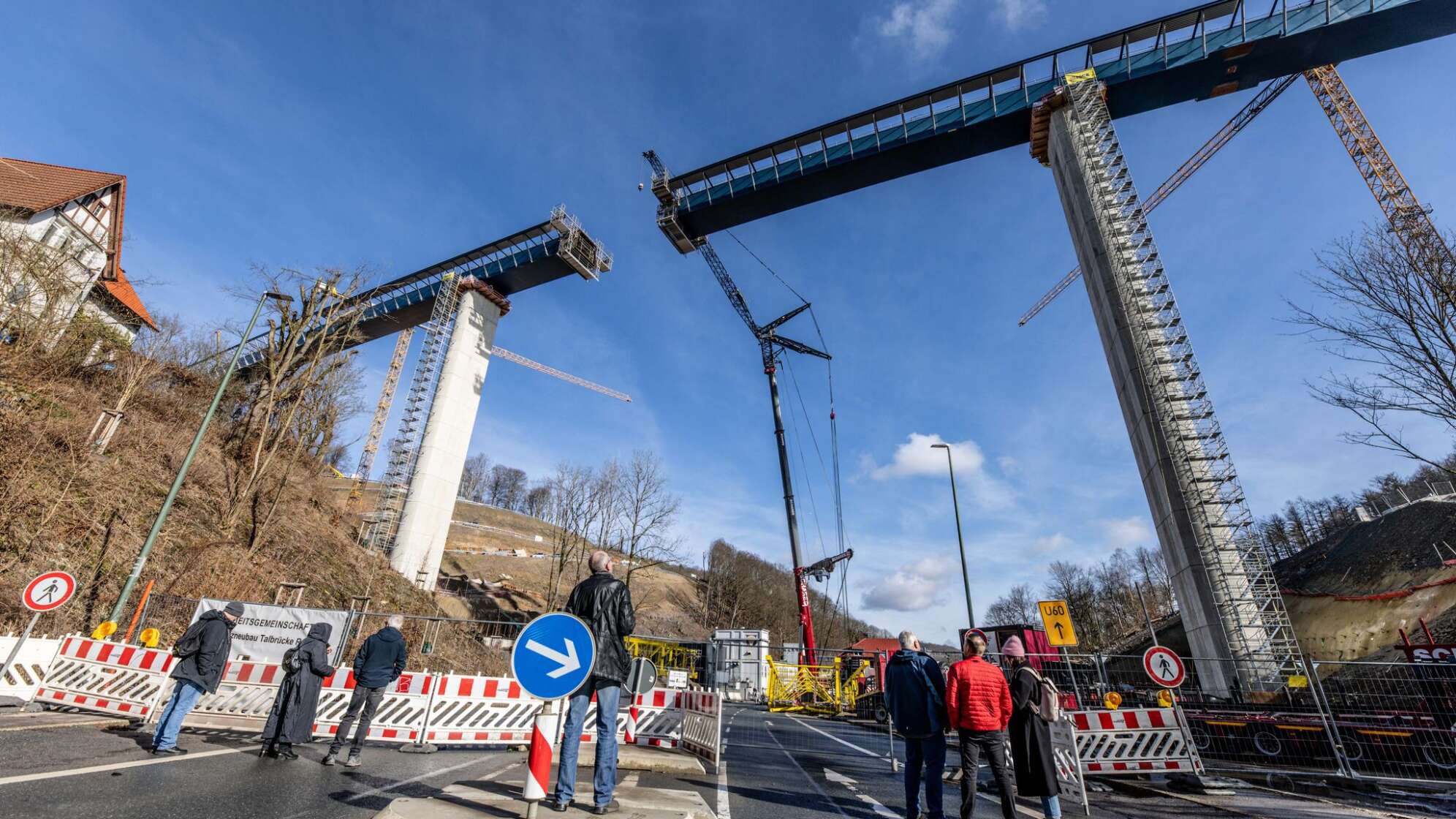 "Rahmede-Talbrücke begeht Stahlhochzeit"