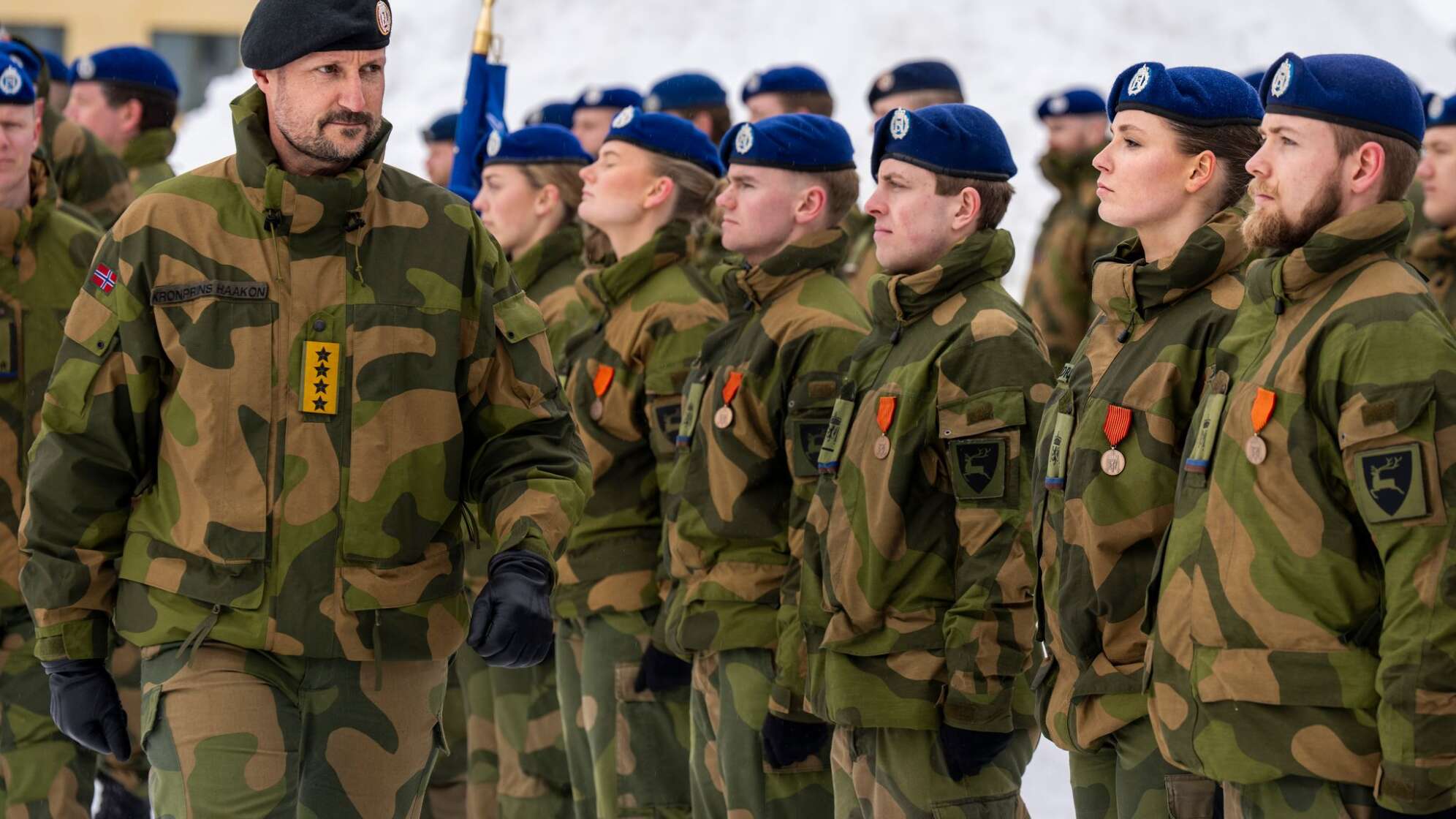 Norwegens Royals beim Militär