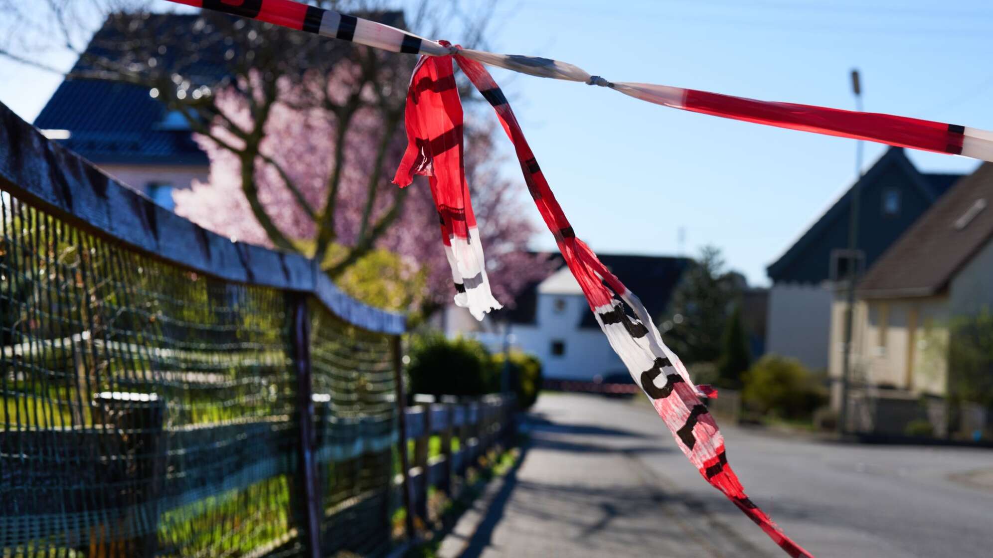 Nach Gewalttat im Westerwald: Täter weiter flüchtig