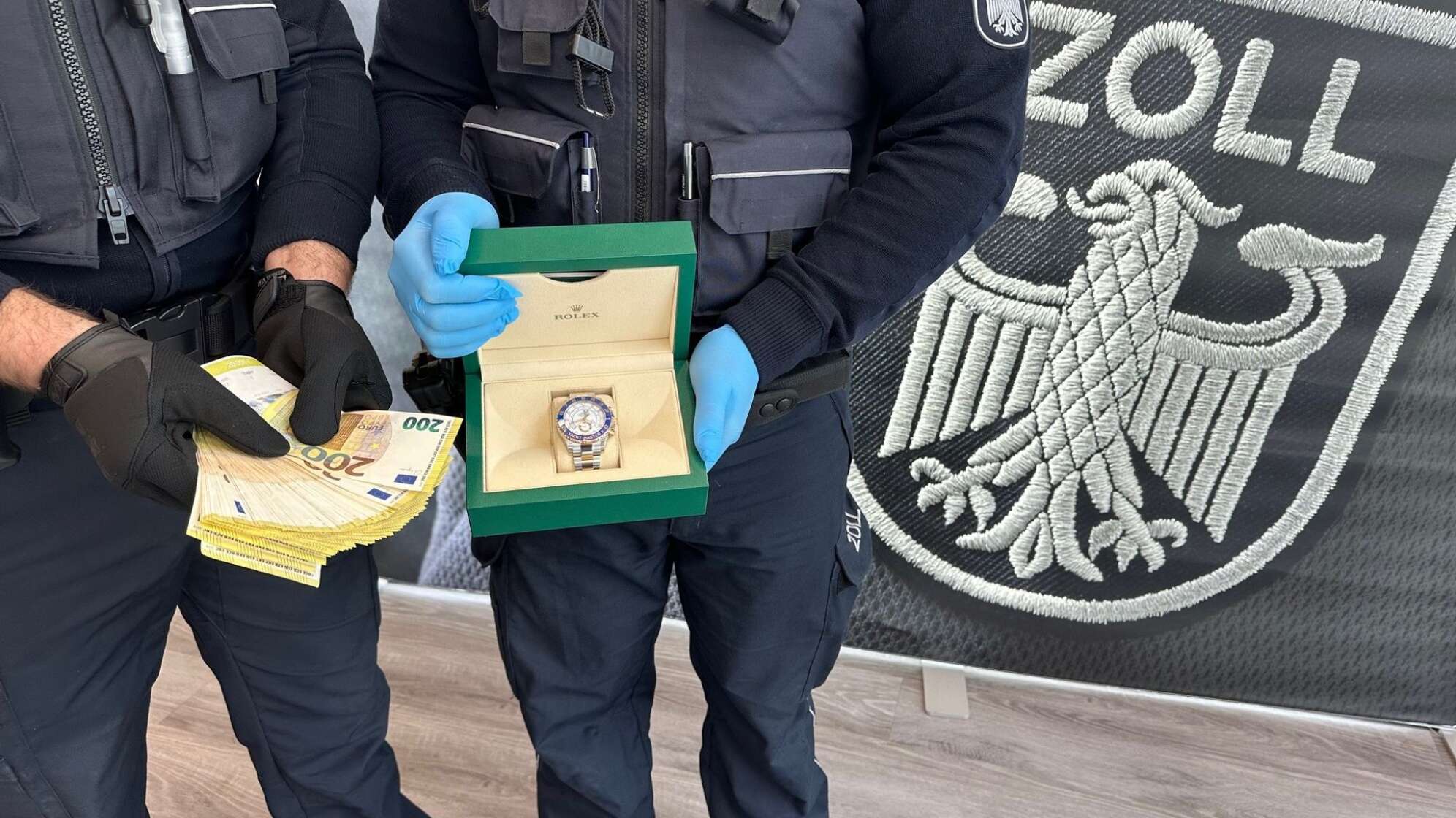 Verdacht auf Schwarzarbeit: Razzia bei Baufirmen