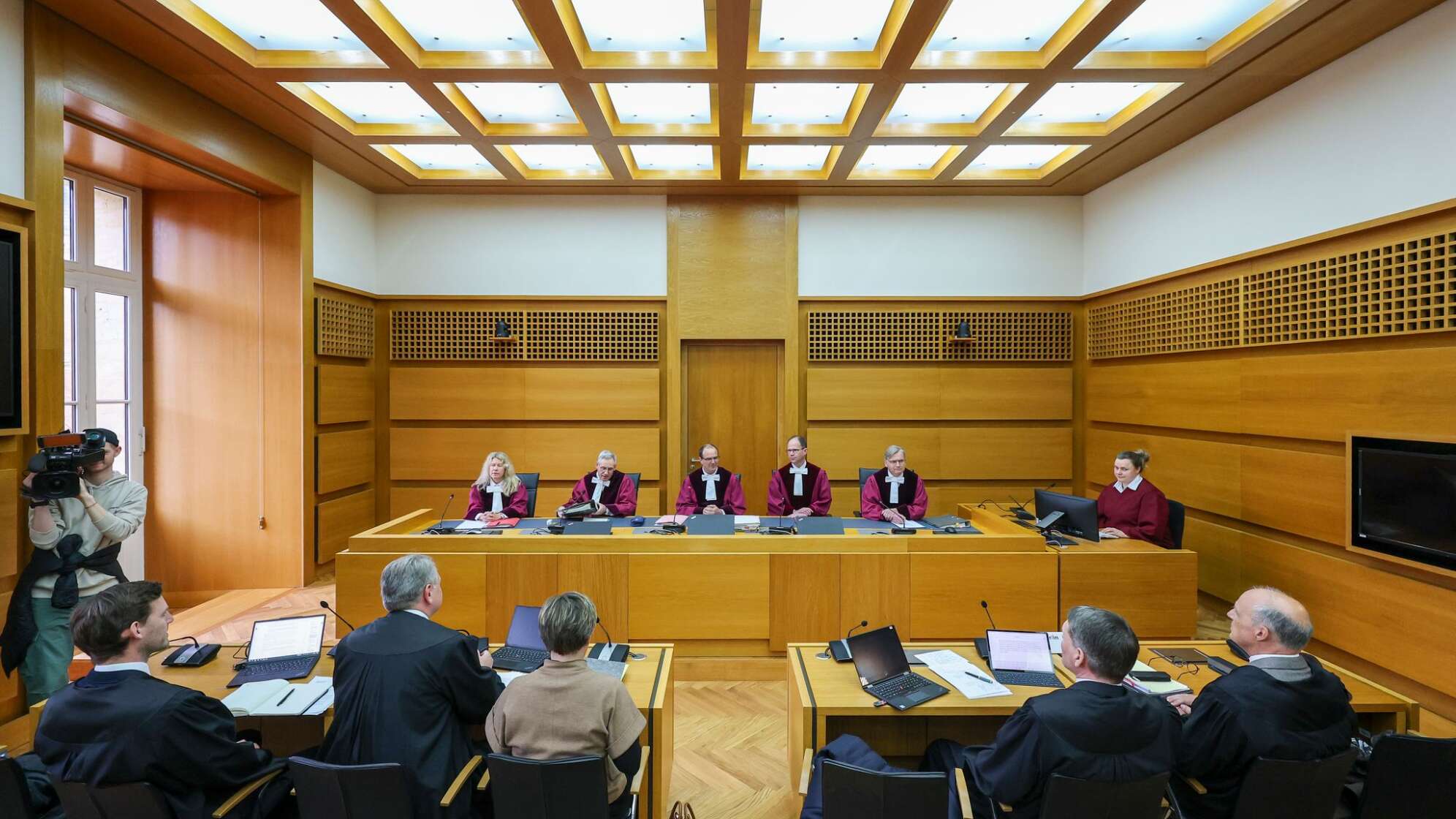 Gericht verhandelt über Schröders Bundestagsbüro