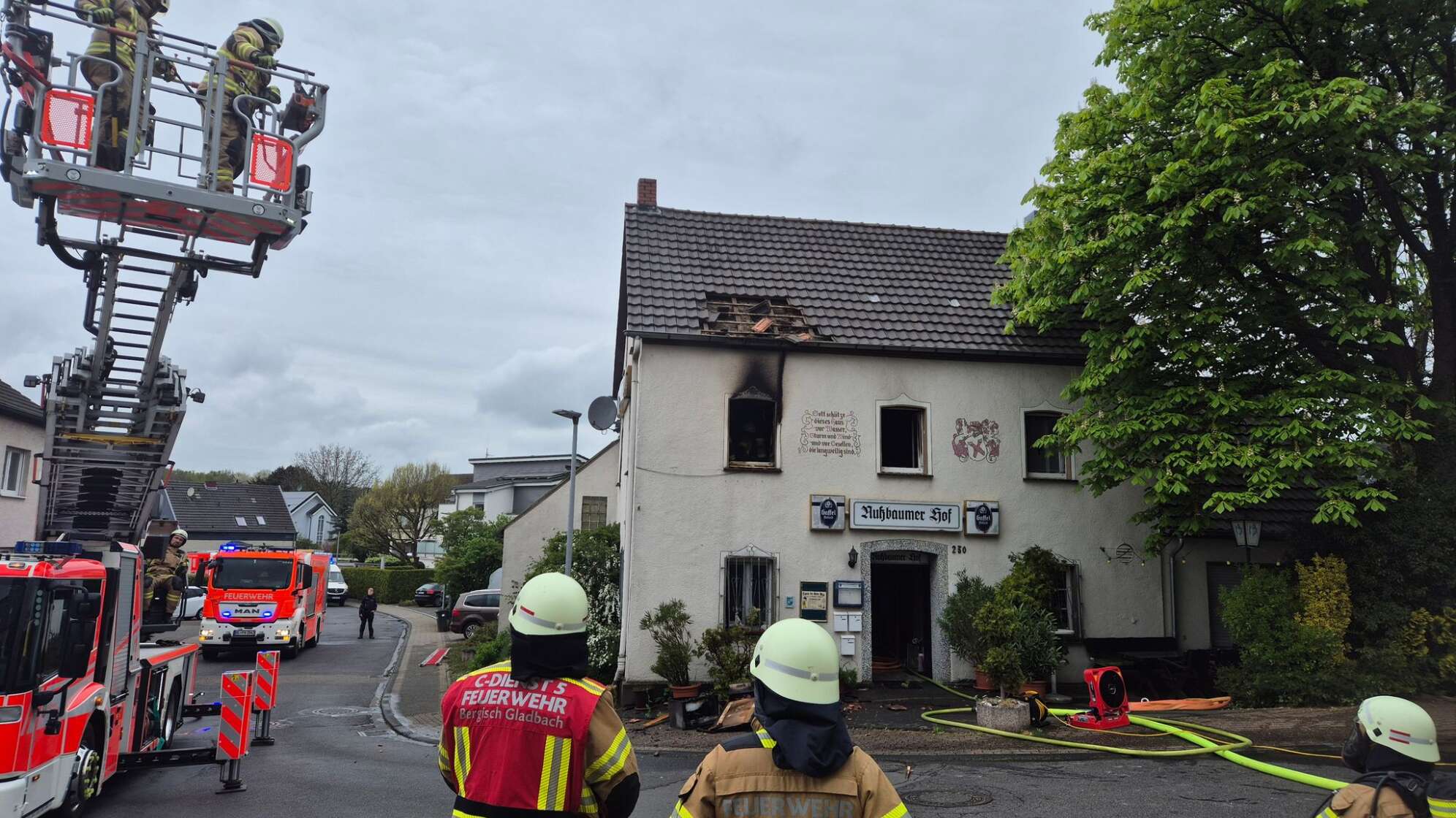 Brand in einem Wohnhaus in Bergisch Gladbach