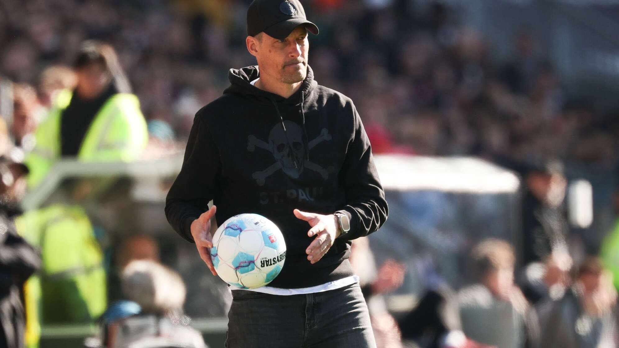 Trainer Alexander Blessin vom FC St. Pauli