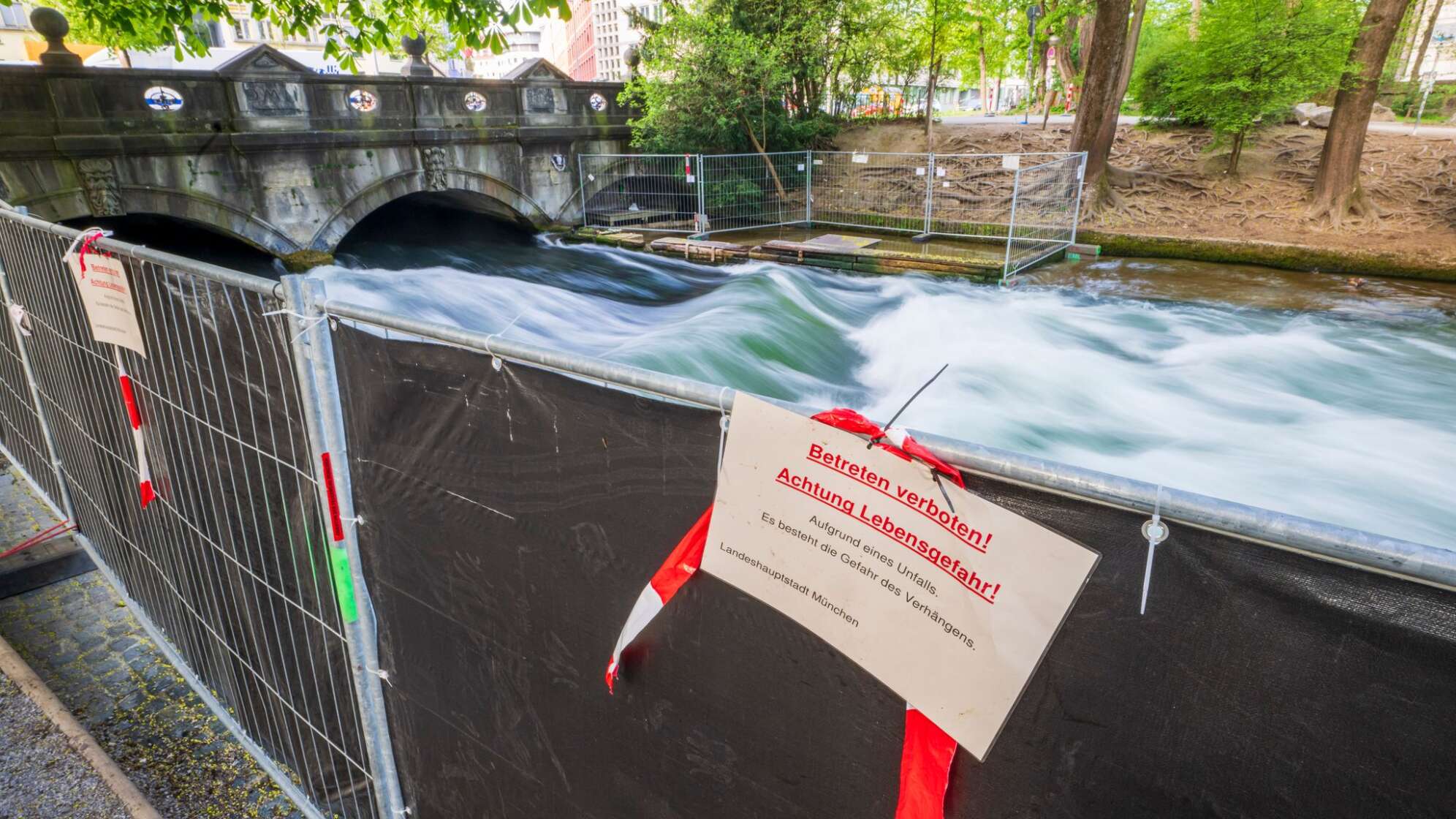 Eisbachwelle weiterhin gesperrt