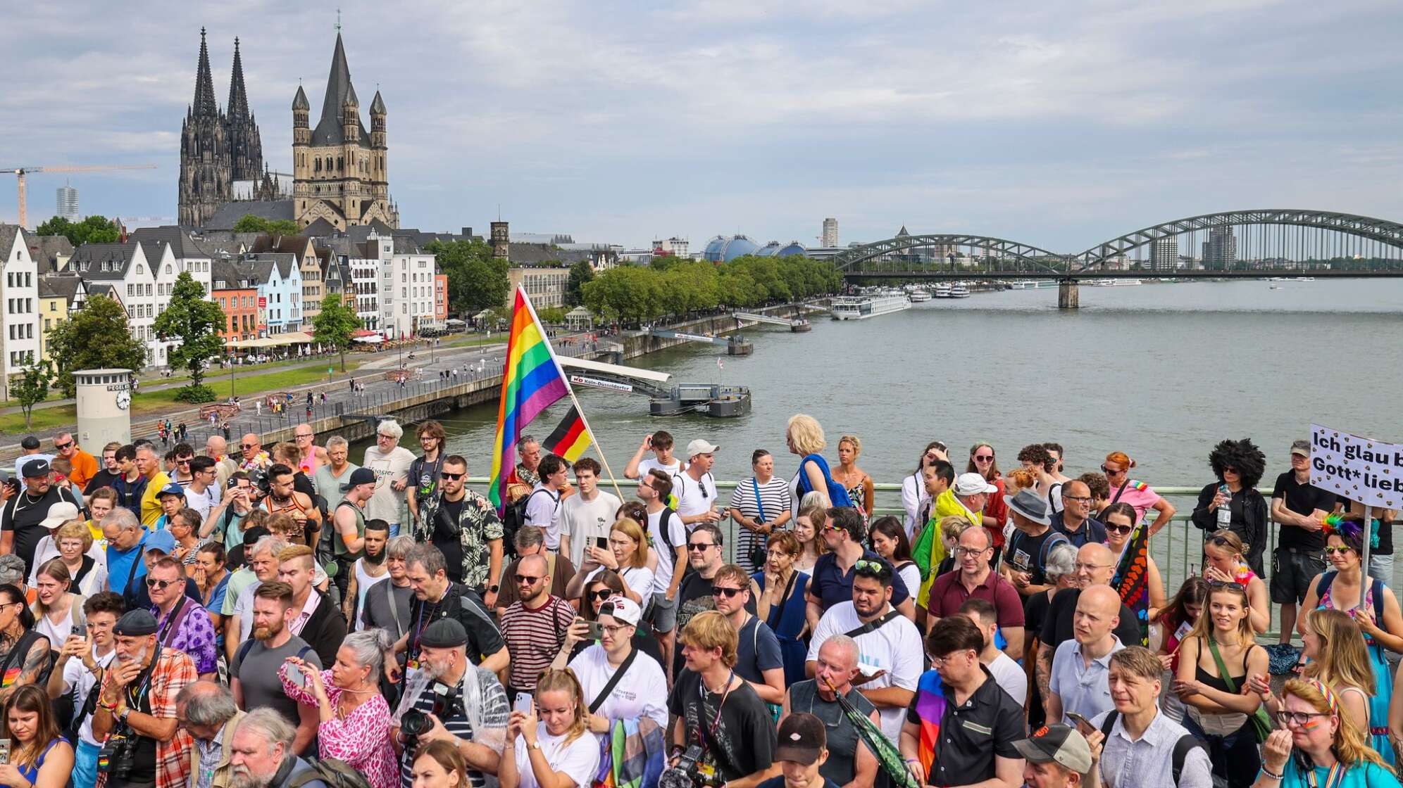 Parade zum Christopher Street Day (CSD)