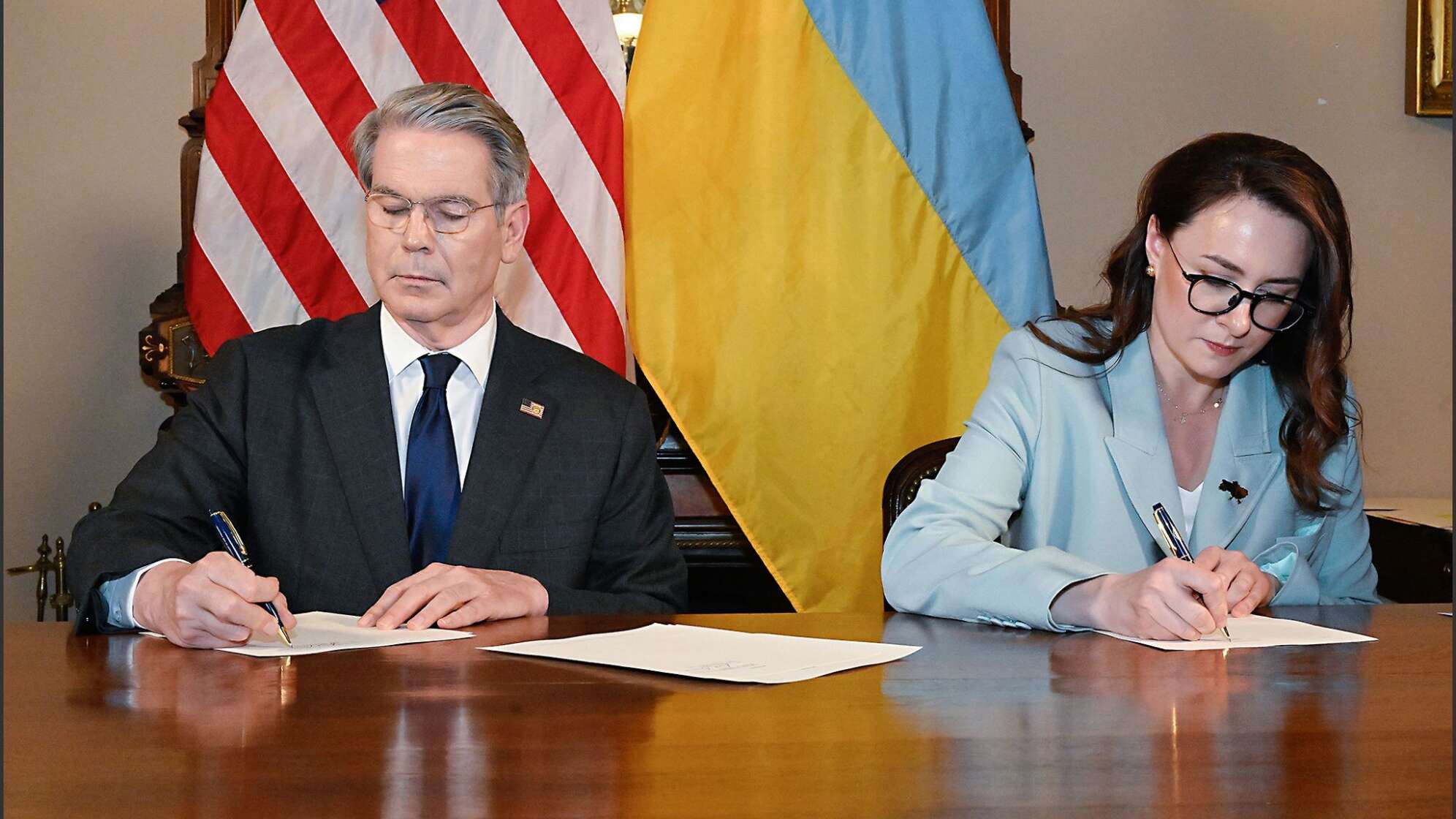 USA und Ukraine schließen Rohstoffabkommen