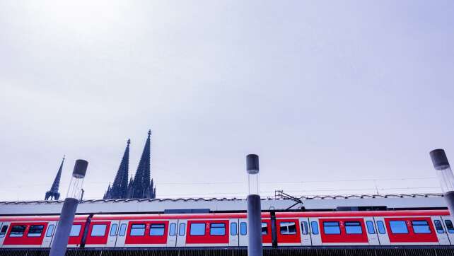Schwere Zeit für Pendler: Am Kölner Hbf fährt kaum ein Zug