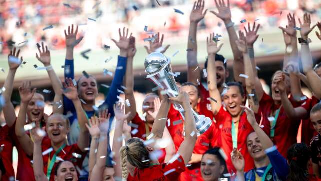 Tränen und Party-Befehl: Bayern-Frauen holen erstes Double