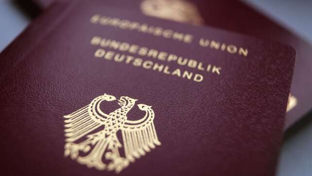 Neue Ausweise per Post: Kommunen kritisieren Gebührenhöhe