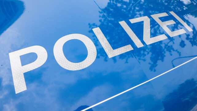 Illegales Autorennen: Fußgänger schwer verletzt