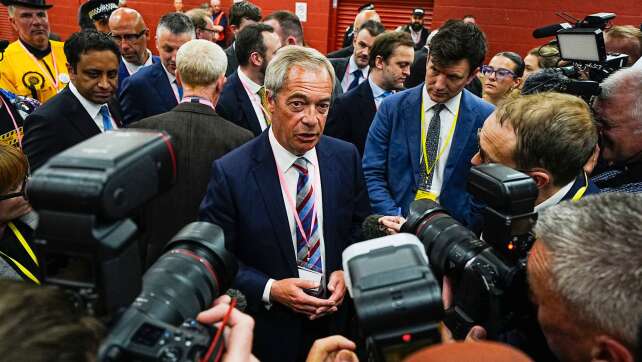 Aufwind für Farage: Britisches Zwei-Parteien-System bröckelt
