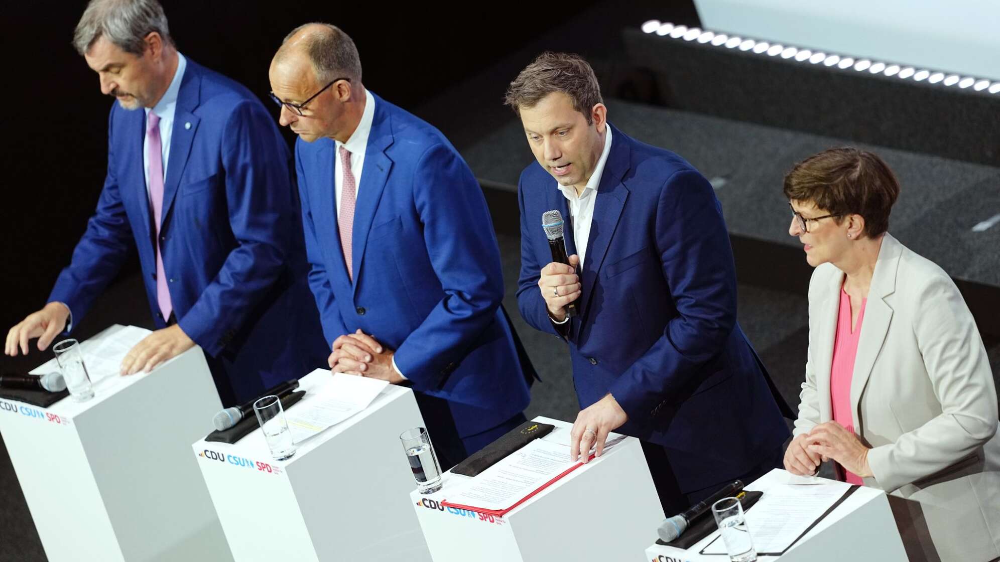 Unterzeichnung des Koalitionsvertrags