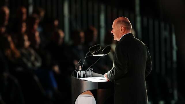 Scholz ruft zu Zusammenhalt unter Demokraten auf