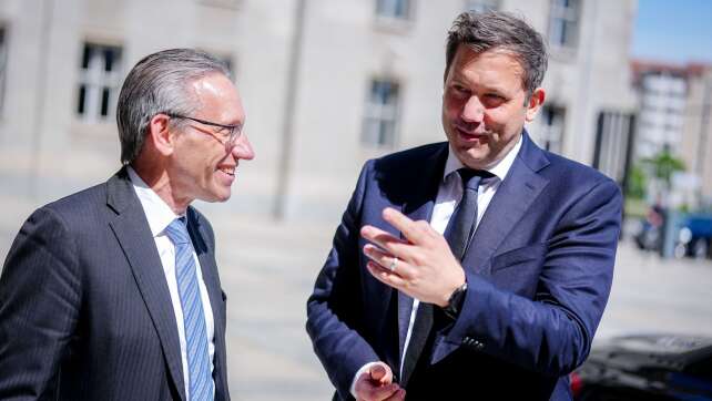 Klingbeil will Haushalt vor Sommerpause ins Kabinett bringen