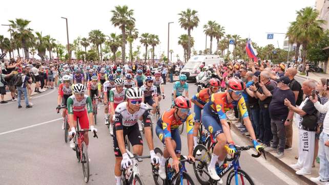 «Grande Partenza» in Albanien: Pedersen gewinnt Giro-Auftakt