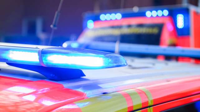 Auto erfasst 17-Jährige auf Pedelec - Lebensgefahr