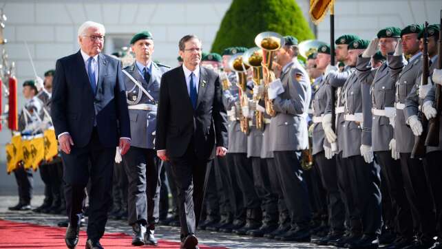 Israels Präsident Herzog in Berlin empfangen