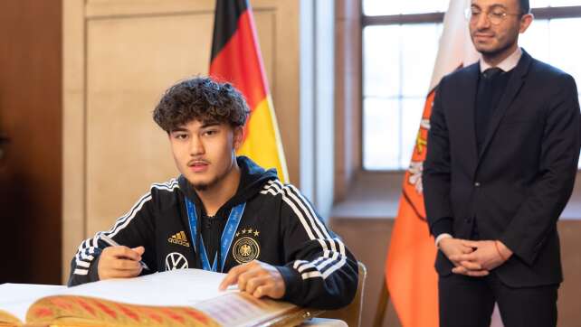 Nürnberg verpflichtet U17-Weltmeister Justin von der Hitz