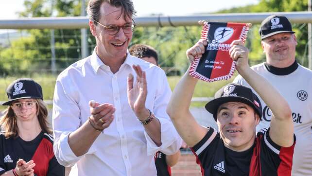 Kicken mit Wüst - Torfabrik Meschede bietet mehr als Sport