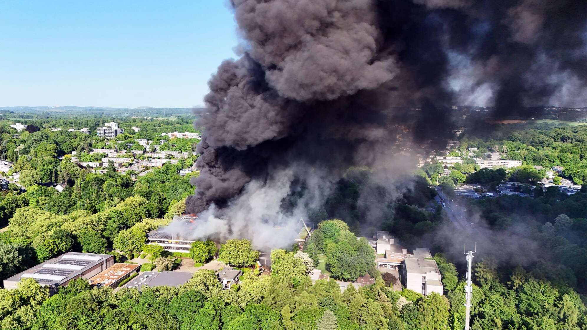 Feuer in Schulzentrum in Erkrath