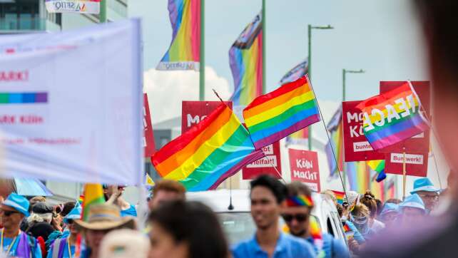 Kölner CSD: Gegen Anfeindungen und Trump-Politik