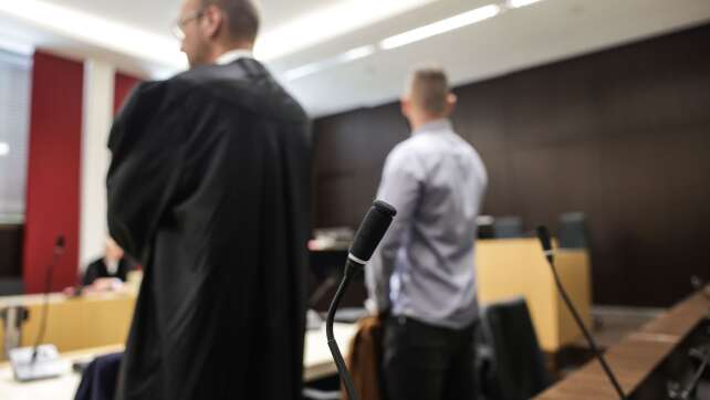 Angeklagter Polizist spricht von Bedrohungslage