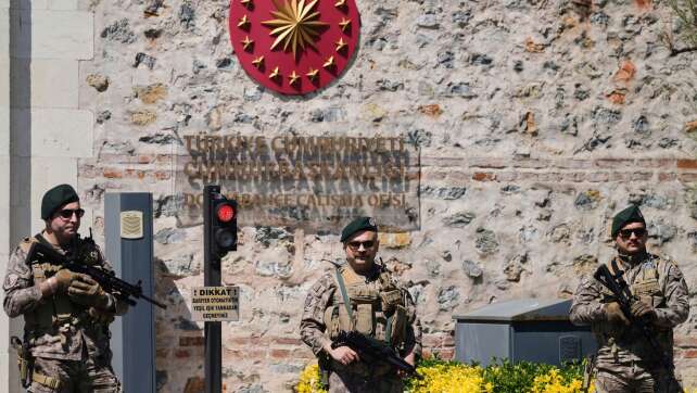 Hängepartie in Istanbul: Ukraine-Gespräche verzögern sich