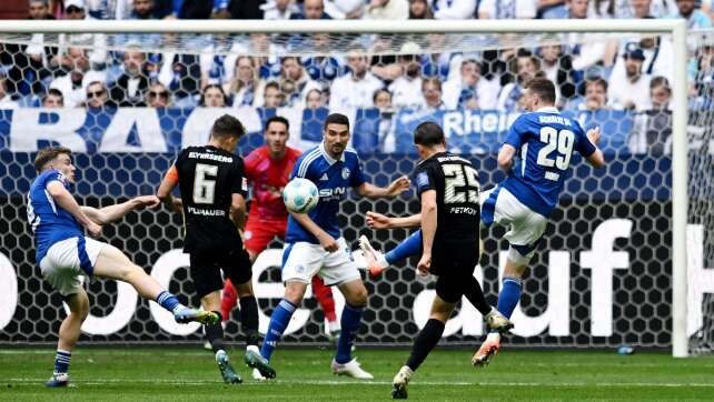 Elversberg schlägt Schalke und spielt um die Bundesliga