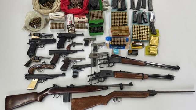 Razzia im Clanmilieu: Polizei beschlagnahmt Waffen