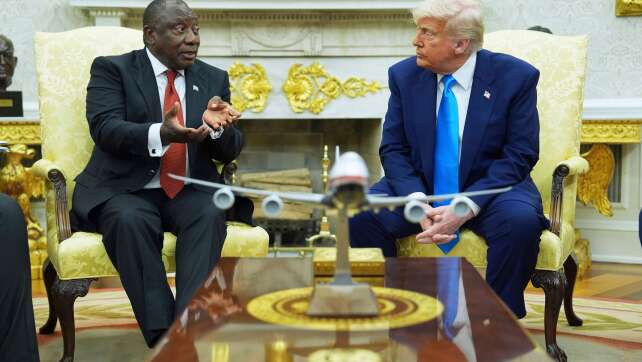 «Genozid»-Vorwurf: Trump führt Südafrikas Präsidenten vor
