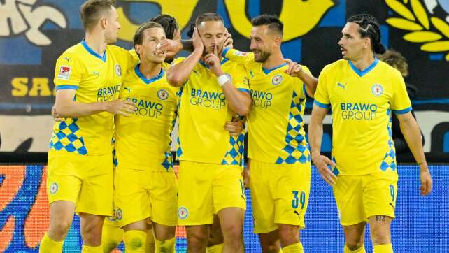 Sieg in Saarbrücken: Braunschweig vor Zweitliga-Verbleib