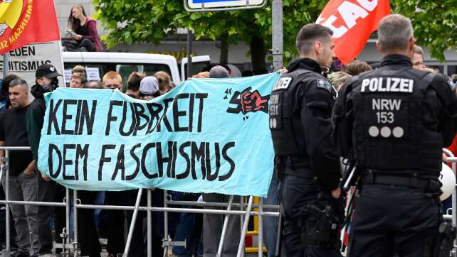 Antifaschisten gegen Neonazis: Kundgebungen sind friedlich