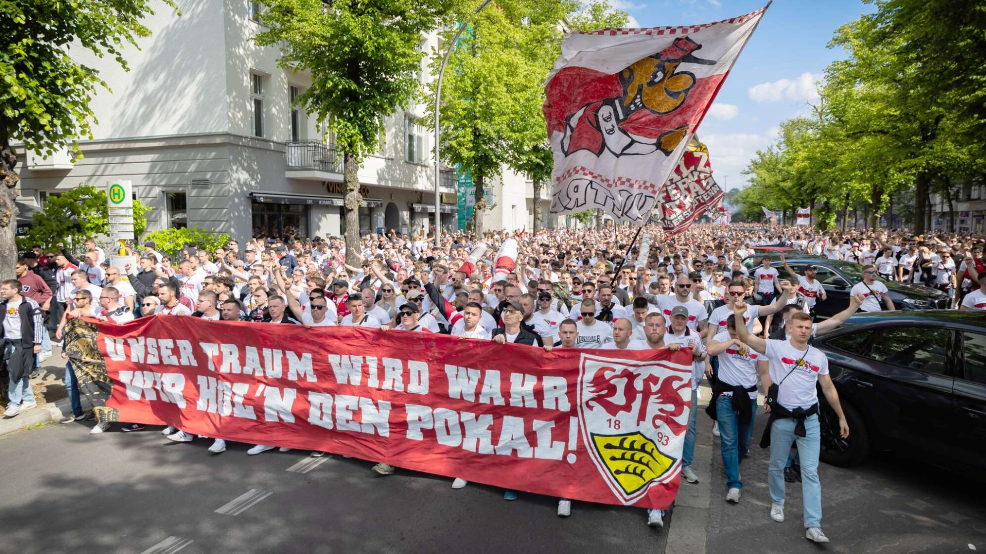 Arminia Bielefeld - VfB Stuttgart - Fanmarsch Stuttgart