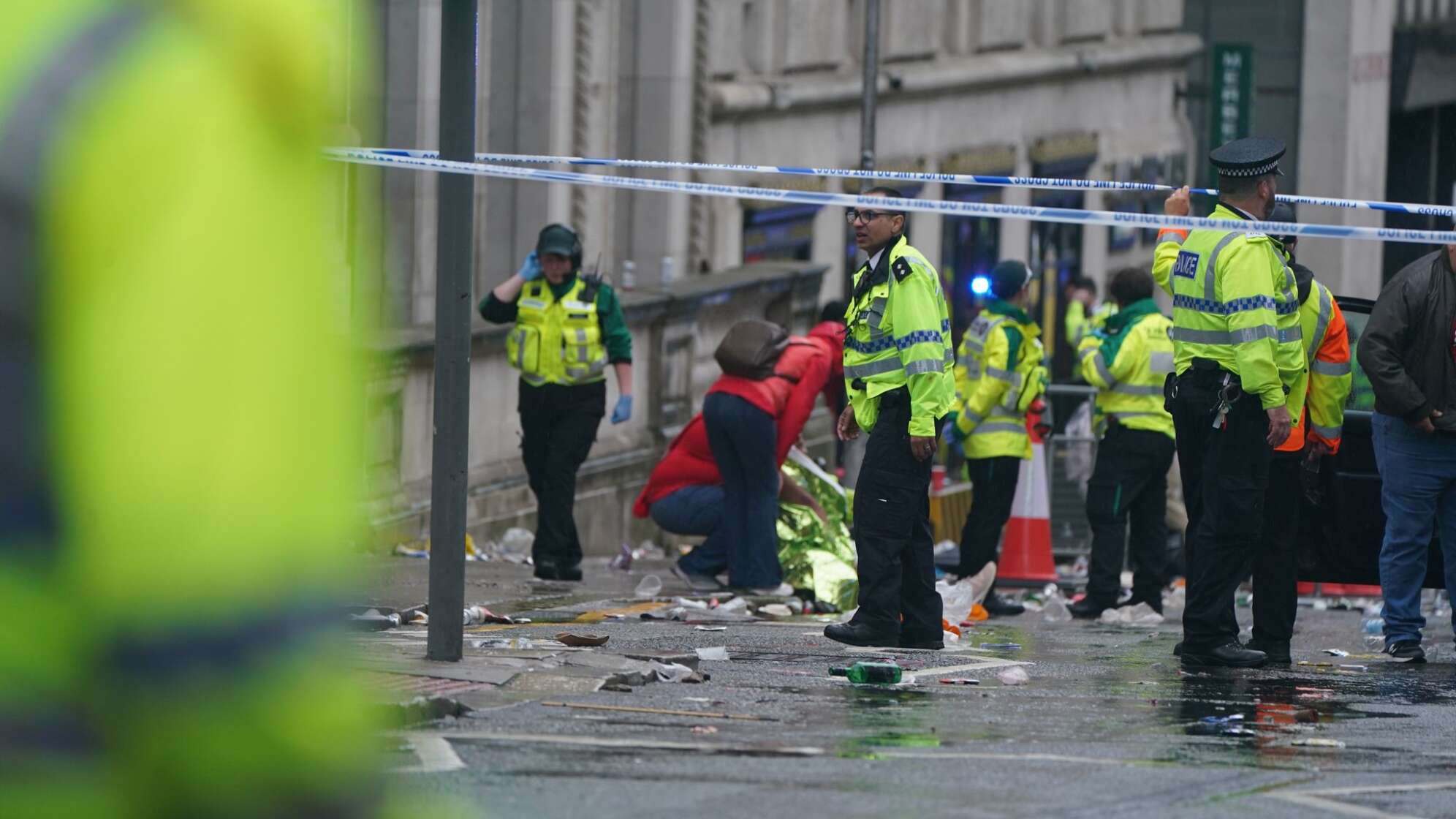 Siegerparade in Liverpool - Auto fährt in Menschenmenge