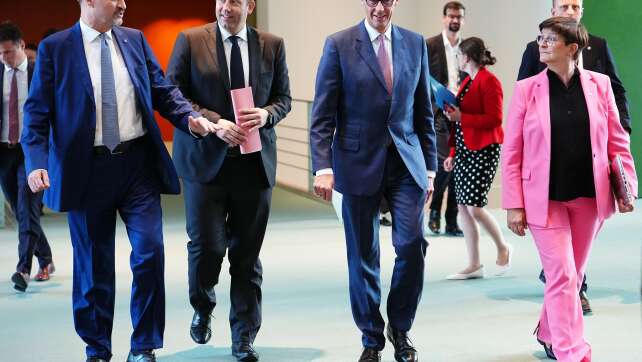Die lange schwarz-rote Prioritätenliste