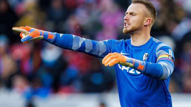 Leverkusen offenbar mit Ex-Freiburg-Keeper Flekken einig