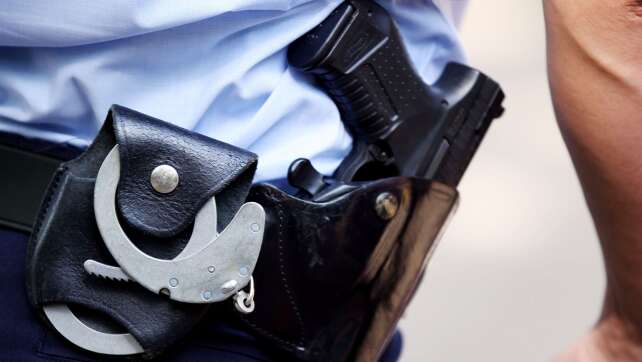 Schussabgabe der Polizei - Mann schwer verletzt