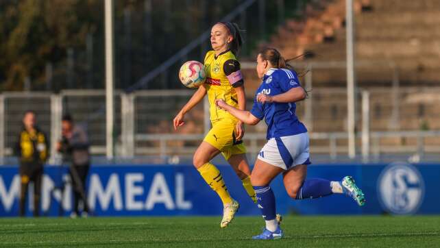 Vor 10.000 Zuschauern: BVB-Frauen besiegen Schalke 2:0