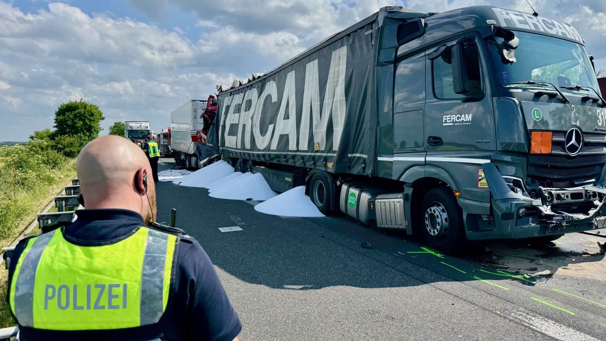 Auffahrunfall mit Lastwagen - Fahrer tot