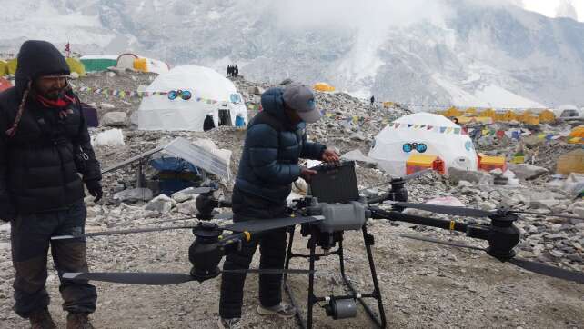 Drohnen übernehmen Lastentransport am Everest
