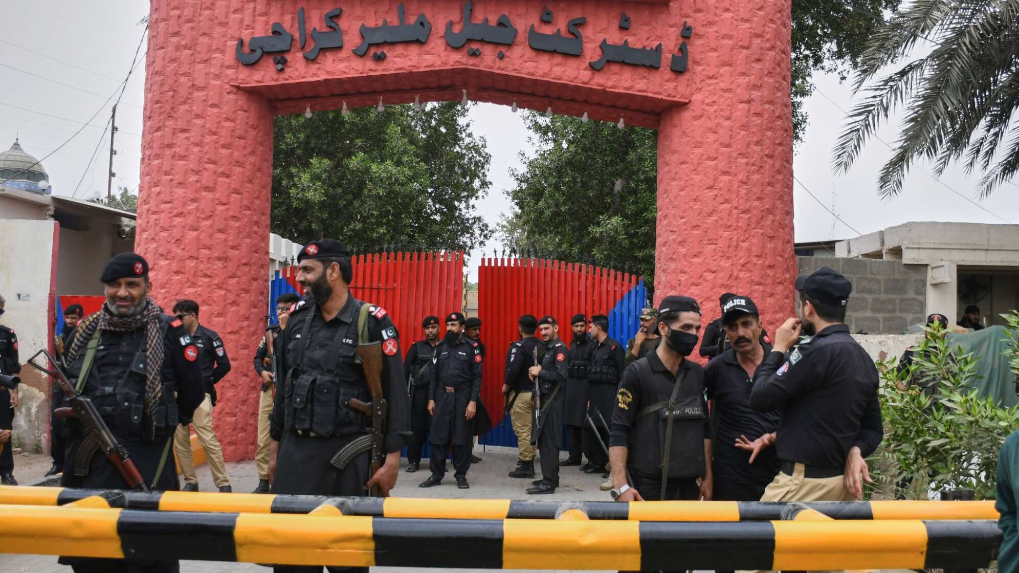 Massenausbruch aus Gefängnis nach Erdbeben in Pakistan