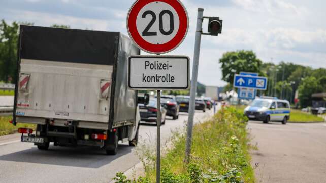 Niederlande sperren Straßen wegen deutscher Grenzkontrollen
