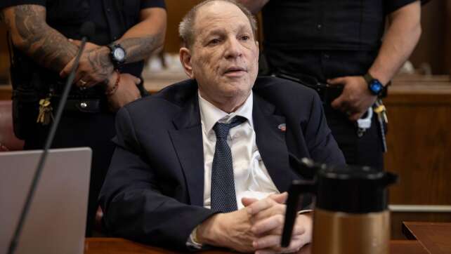 Weinstein in neuem Prozess teils wieder schuldig