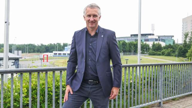 Schalke Sportvorstand Baumann erklärt Muslic-Wahl