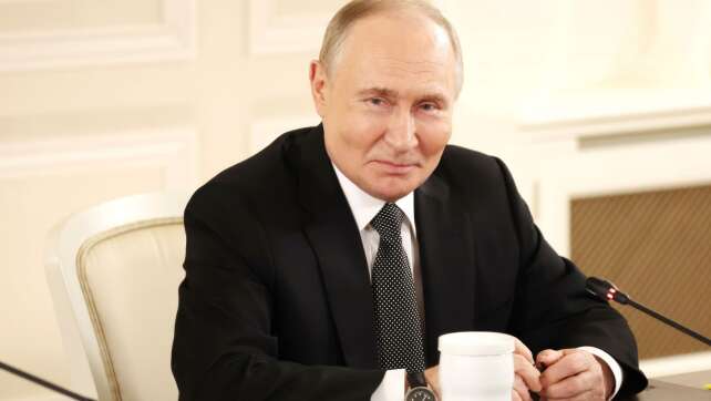 Putin hält Rede zur Weltlage - Selenskyj nennt ihn illegitim