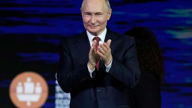 «Die ganze Ukraine ist unser» - Putin beim Wirtschaftsforum