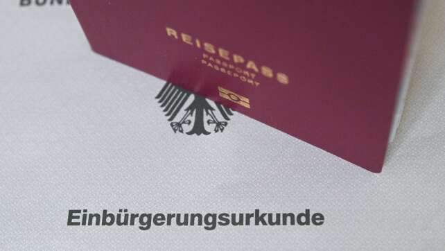 Lange Wartezeiten in NRW auf den deutschen Pass