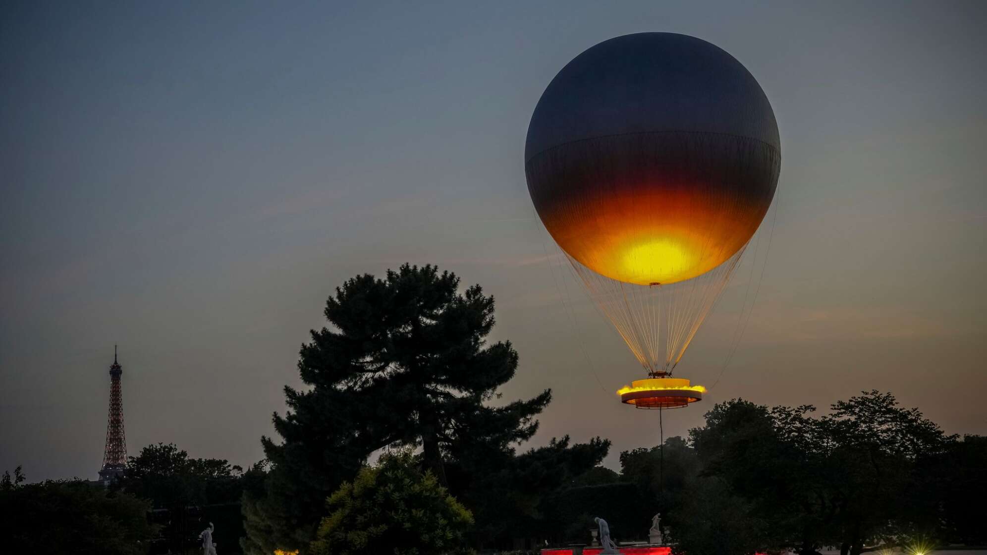 Olympischer Ballon in Paris steigt wieder auf