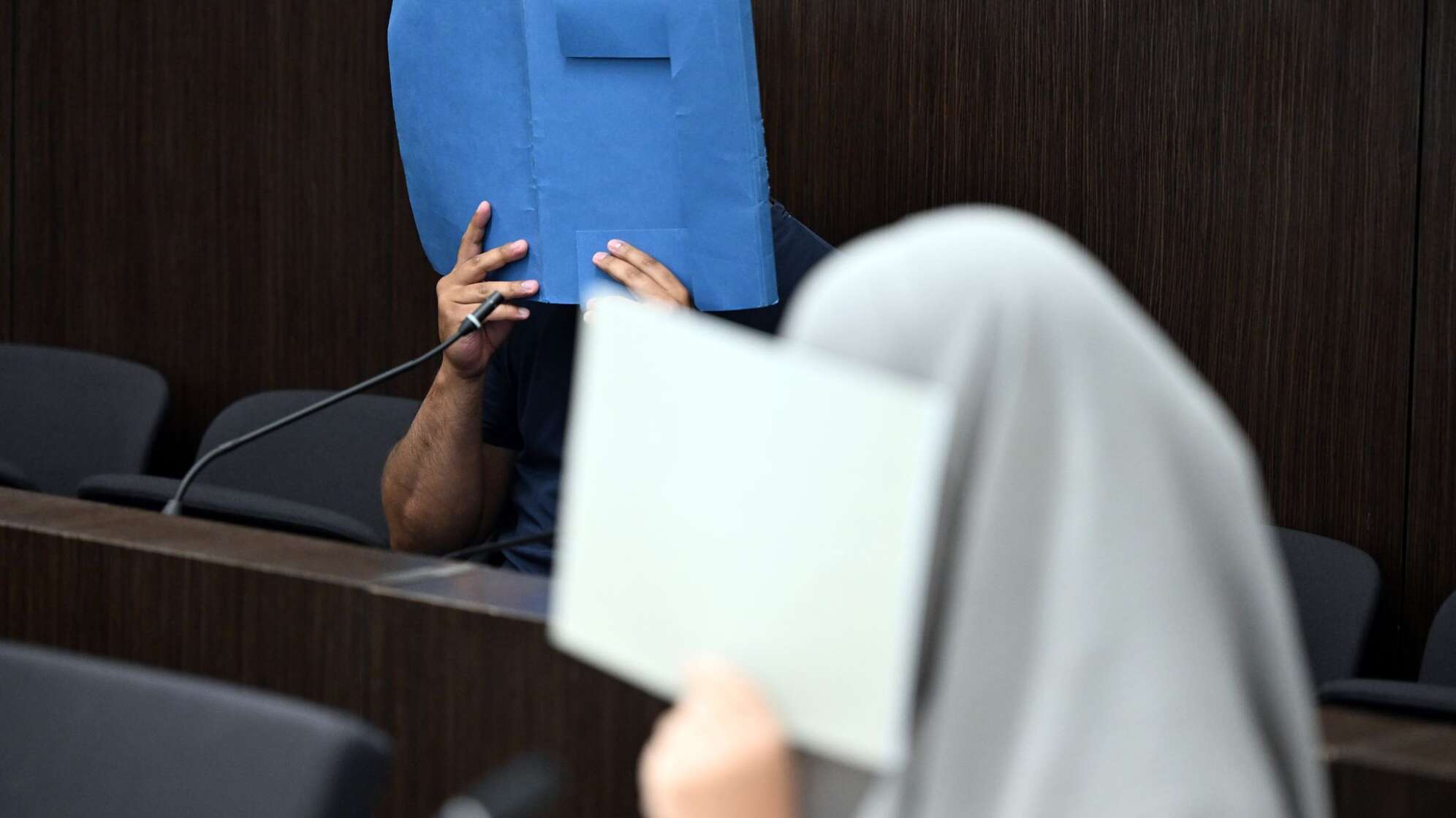 Salafistischer Tiktok-Star wegen Spendenbetrugs vor Gericht